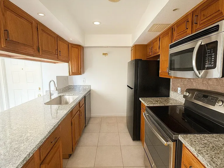 2830 S Bartell Dr #27 — Photo 4