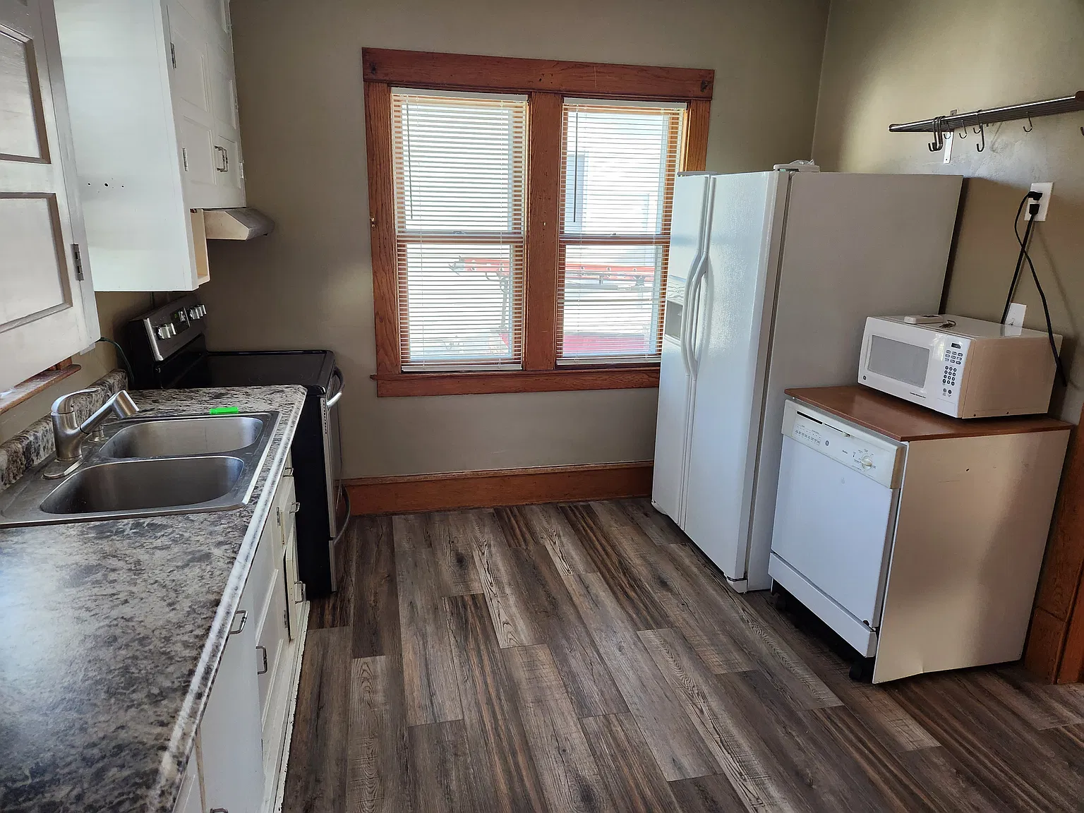 3 bed, 1500 sqft, $1,600 — Photo 3