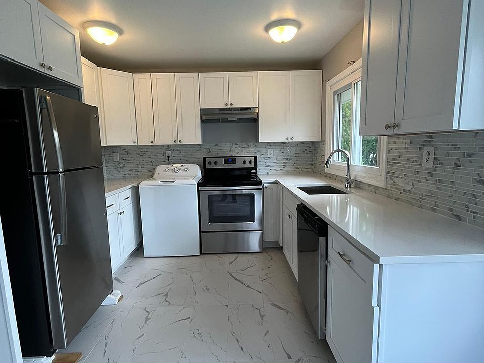 1st image of 18 Sudberry Ln