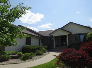 512 Crawford Ct, Vermillion, SD 57069