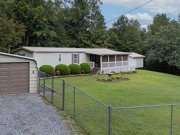 4th image of 253 Mountain Oak Dr