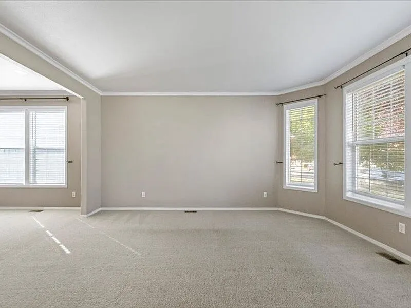 3 bed, 3.0 bath, 1959 sqft, $2,500 — Photo 4