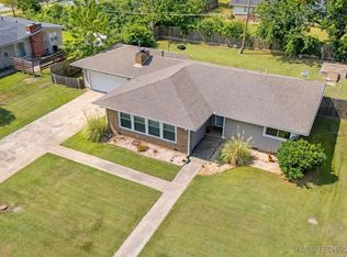 805 SE 11th St, Pryor, OK 74361