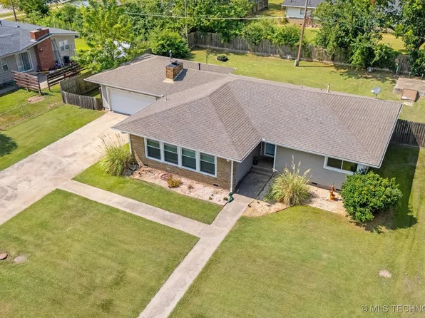 805 SE 11th St, Pryor, OK 74361