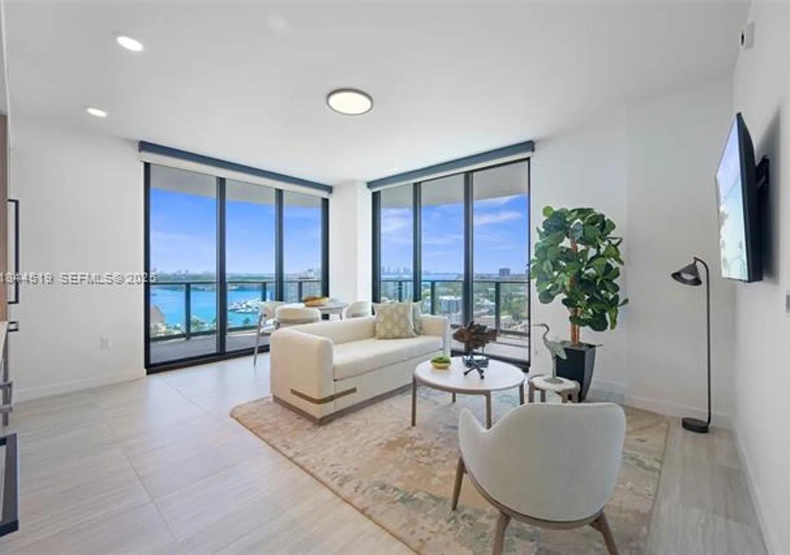580 72nd St cu-1210, Miami Beach, FL 33141 — Photo 2