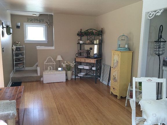 3rd image of 716 Hale Ave
