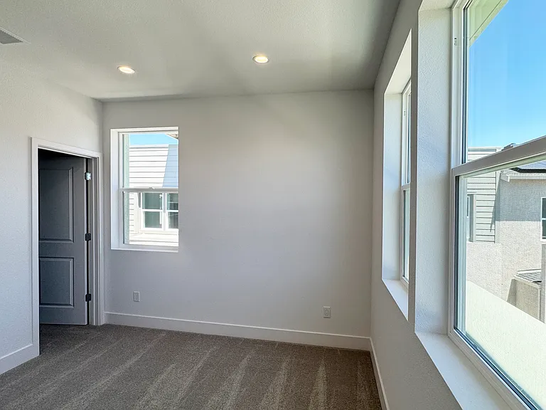 5017 Seashell Ter — Photo 36