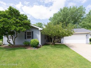 1301 Larson St, Sycamore, IL 60178