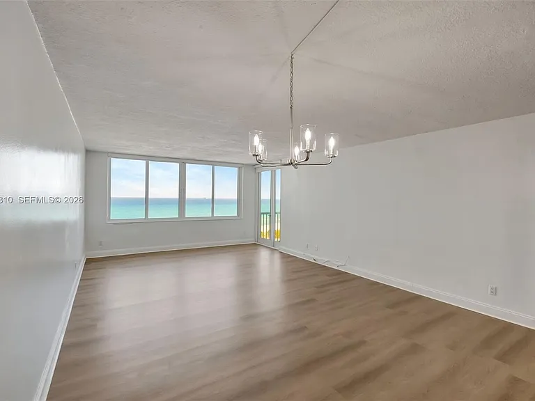 5401 Collins Ave #928 — Photo 3