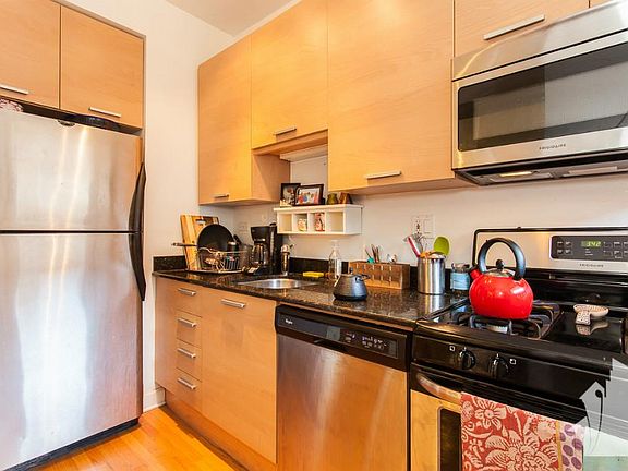 5th image of 1338 W Estes Ave APT 3S