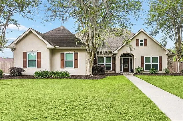 150 Riverbend Dr