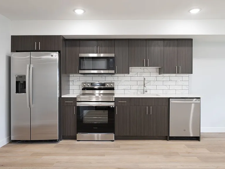 645 Brooklyn St — Photo 1