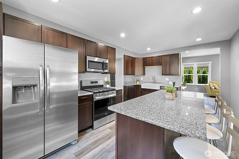 2nd image of 230 Vancouver Street