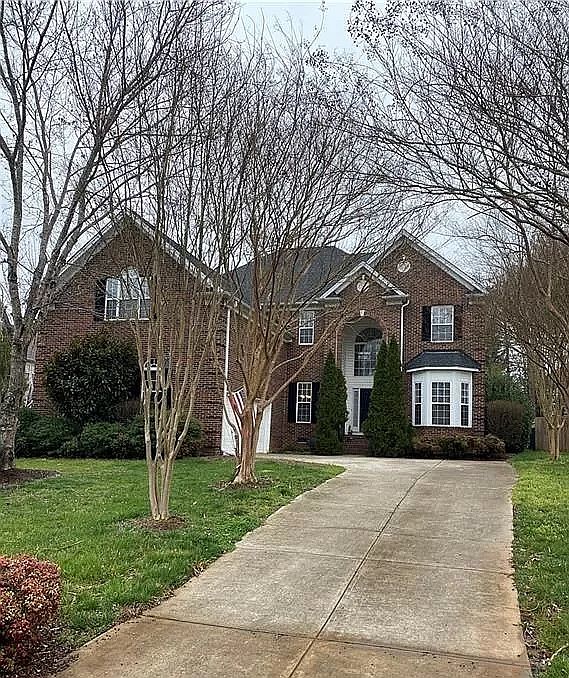 Single family Home for Rent in Ballantyne area. Beautiful design comes with an open floor plan.