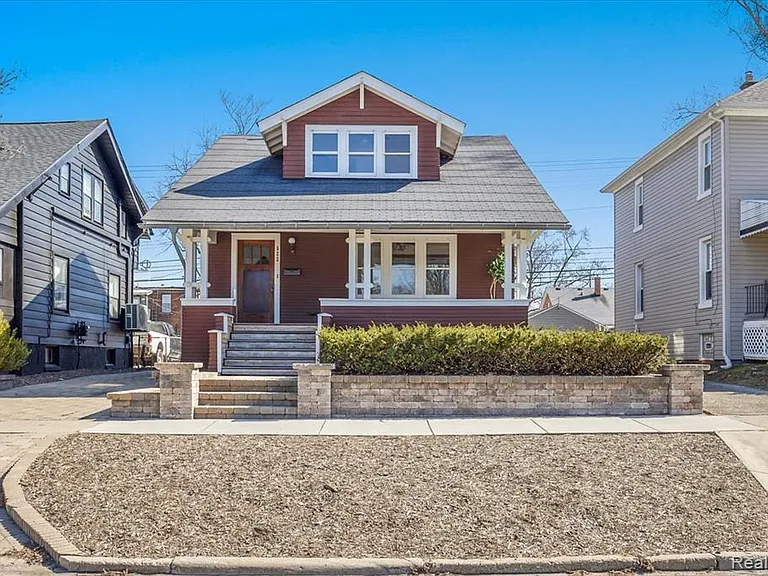 522 N Washington Ave — Photo 1
