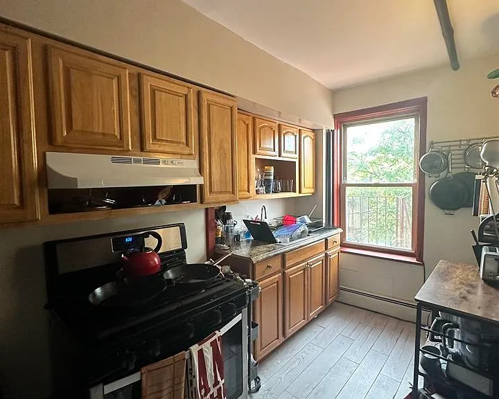 340 N 2nd St #2 — Photo 2