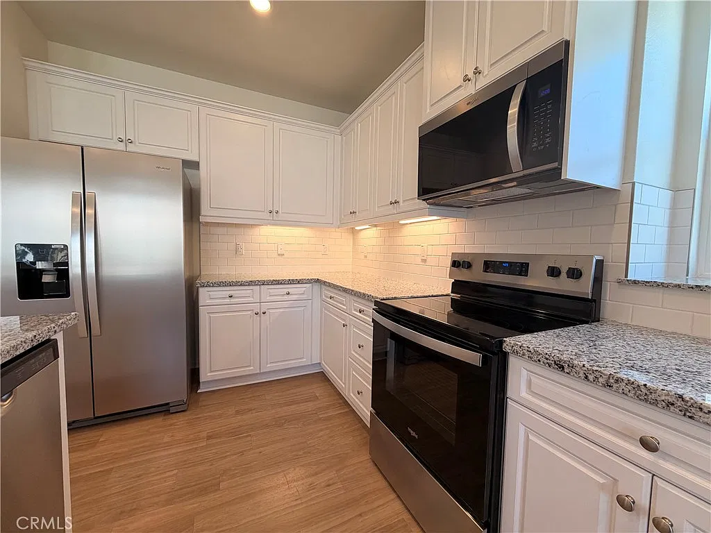 3 bed, 2.5 bath, 1644 sqft, $3,500 — Photo 4