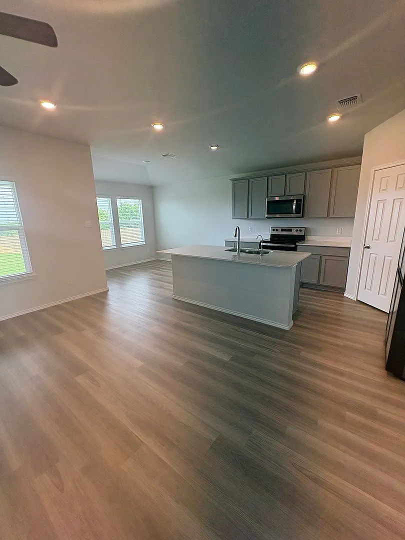 Building Photo - 7316 Gilbert Dr