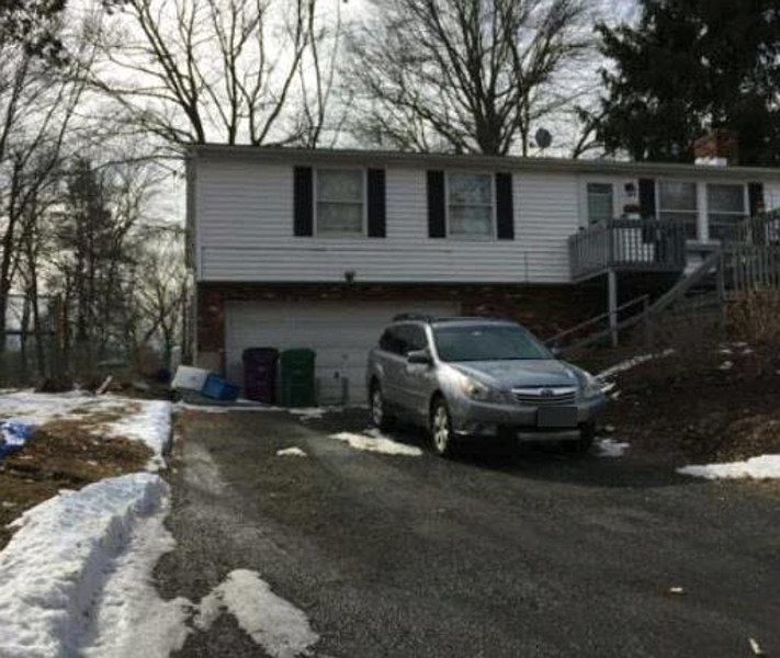 2nd image of 131 Manor Rd