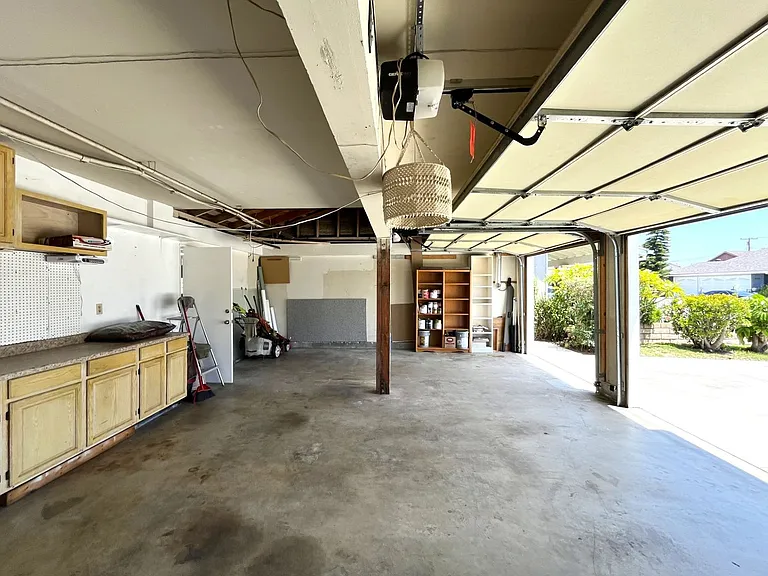 581 S Greenwich St — Photo 40