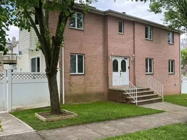 459 Tennyson Dr, Staten Island, NY 10312