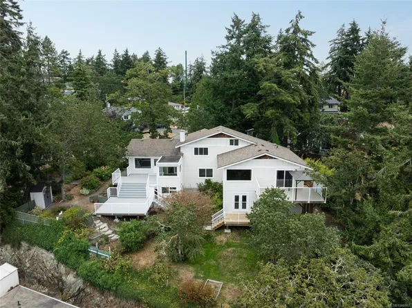 253/255 Heddle Ave, View Royal, BC V9B 1T9