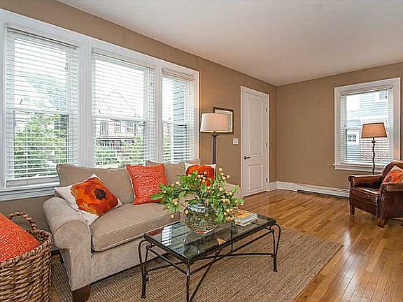 3rd image of 176 Irving Ave #176