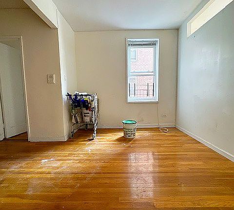 5th image of 9402 4th Ave #3