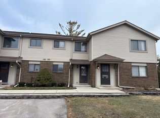 5736 Cambridge Cir, Racine, WI 53406