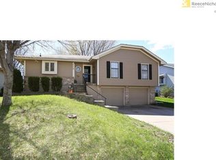 1112 SW Breckenridge Ct, Blue Springs, MO 64015