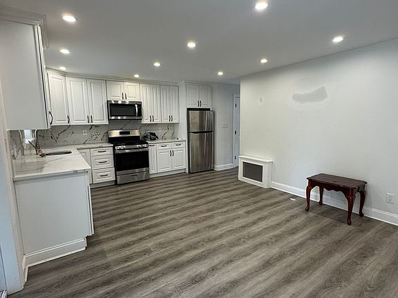5th image of 3030 Lawton Ave #2