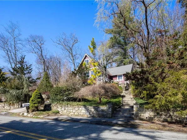 51 Tanglewylde Road, Lake Peekskill, NY 10537