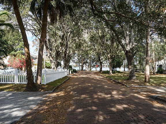 Street view of Lake Killarney