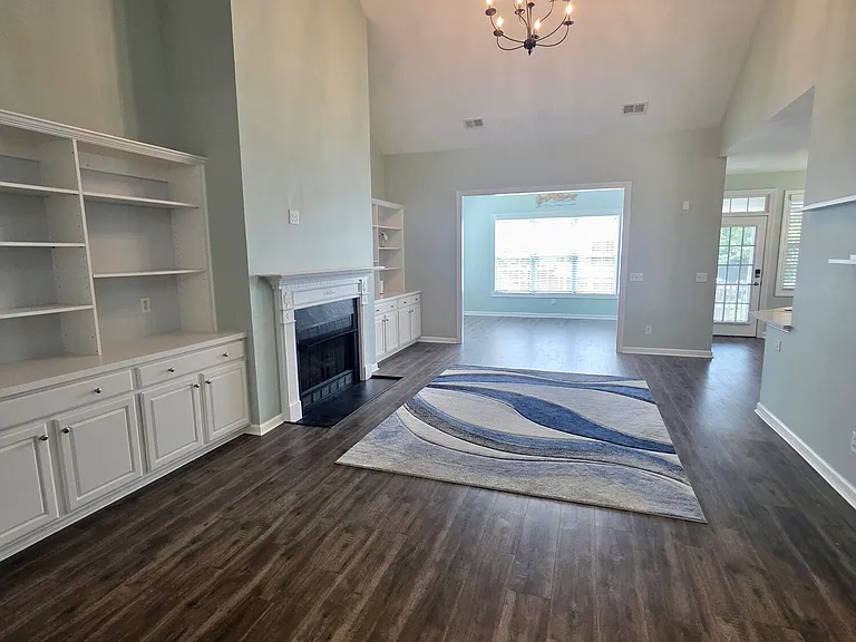 3518 Stockton Dr — Photo 8