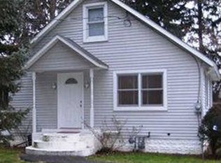 133 River Meadow Dr, Rochester, NY 14623