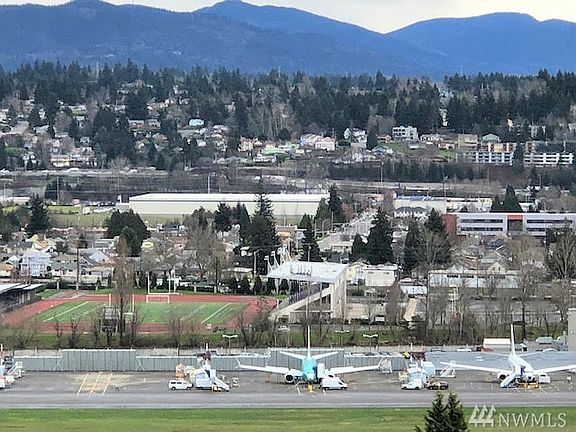 View view view! Rainier MT view, Boeing field, Lake view, sound view !
