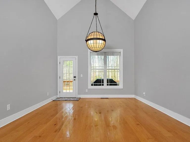 233 Saintsbury Pl — Photo 27