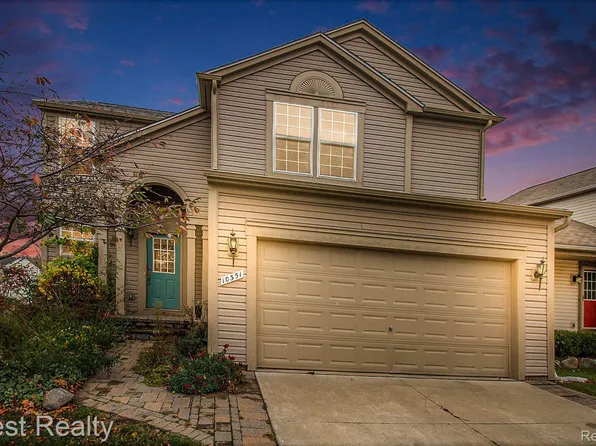 10351 Edgewater Trl, Holly, MI 48442