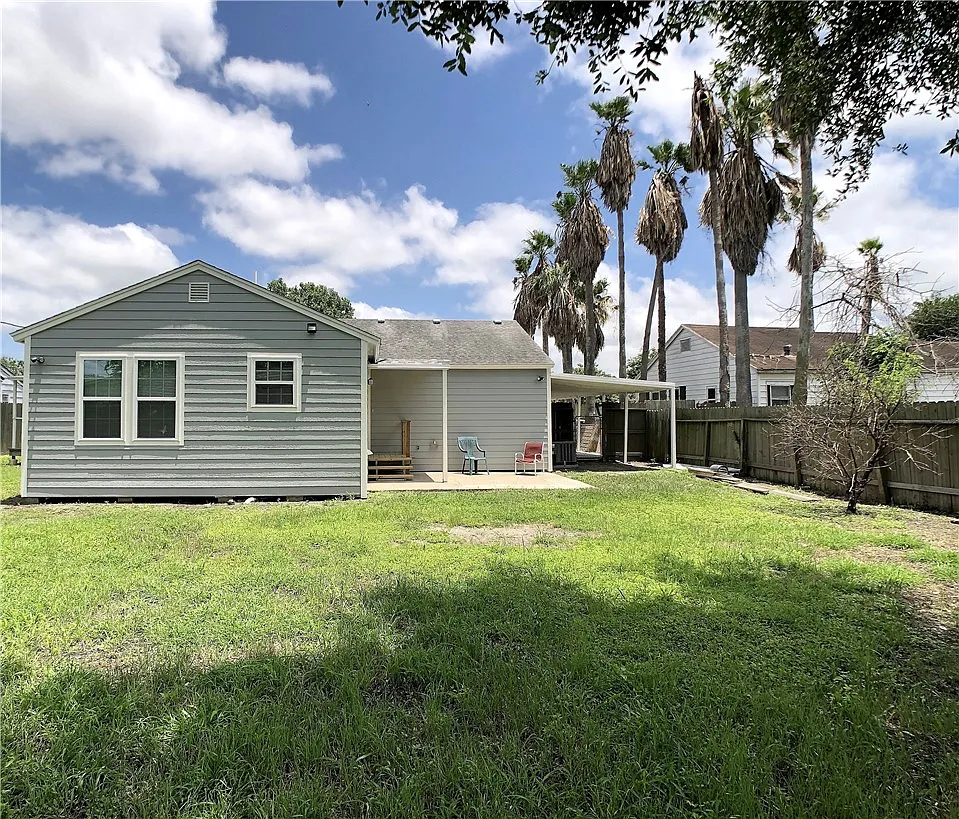 3 bed, 2.0 bath, 1760 sqft, $1,600 — Photo 3