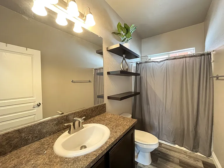 2203 Portola St — Photo 12