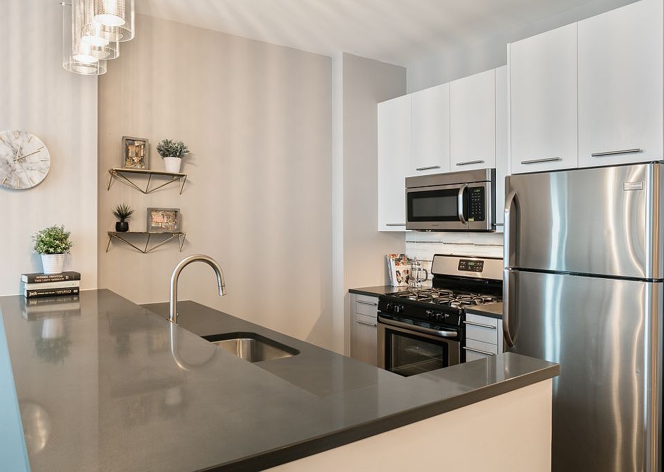 1st image of 4214 Crescent St APT 4A