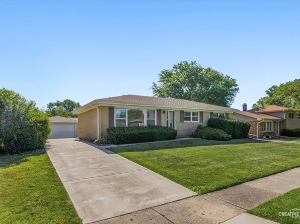 525 Raymond Ct, Schaumburg, IL 60193