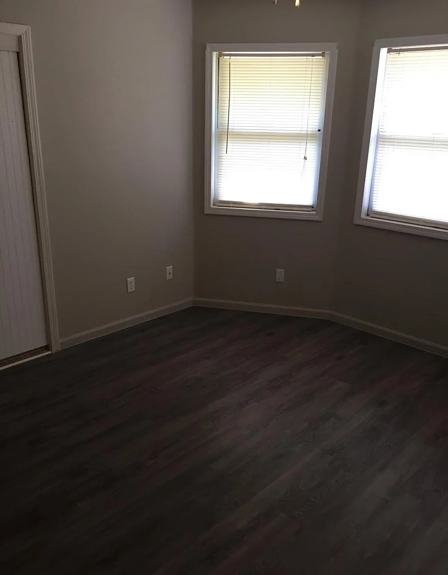 1205 N 9th Ave — Photo 3