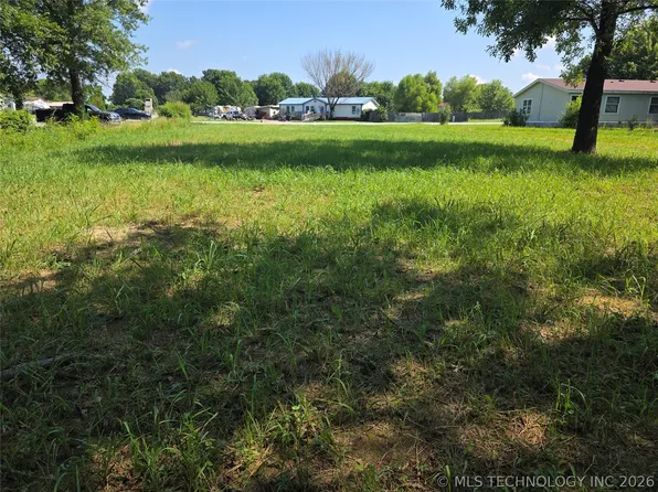 Spring Creek St, Pryor, OK 74361