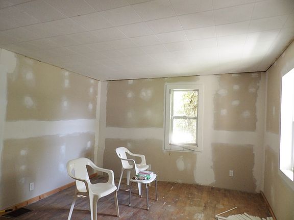 3rd image of 814 N Florence St