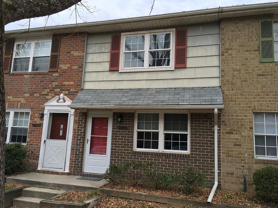 1st image of 584 Belmawr Pl