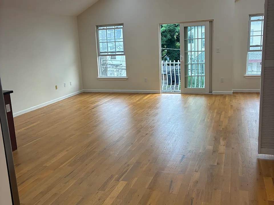 116 Oak St #2