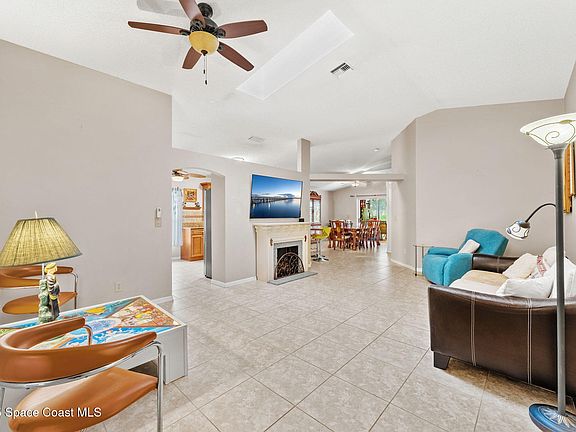 5th image of 4406 Mount Carmel Ln