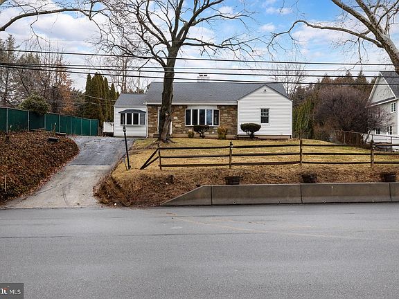 2nd image of 439 Township Line Rd