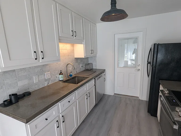 116 Bellair Dr — Photo 23